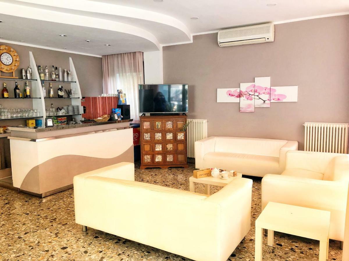 Hotel Amoha Rimini Eksteriør bilde